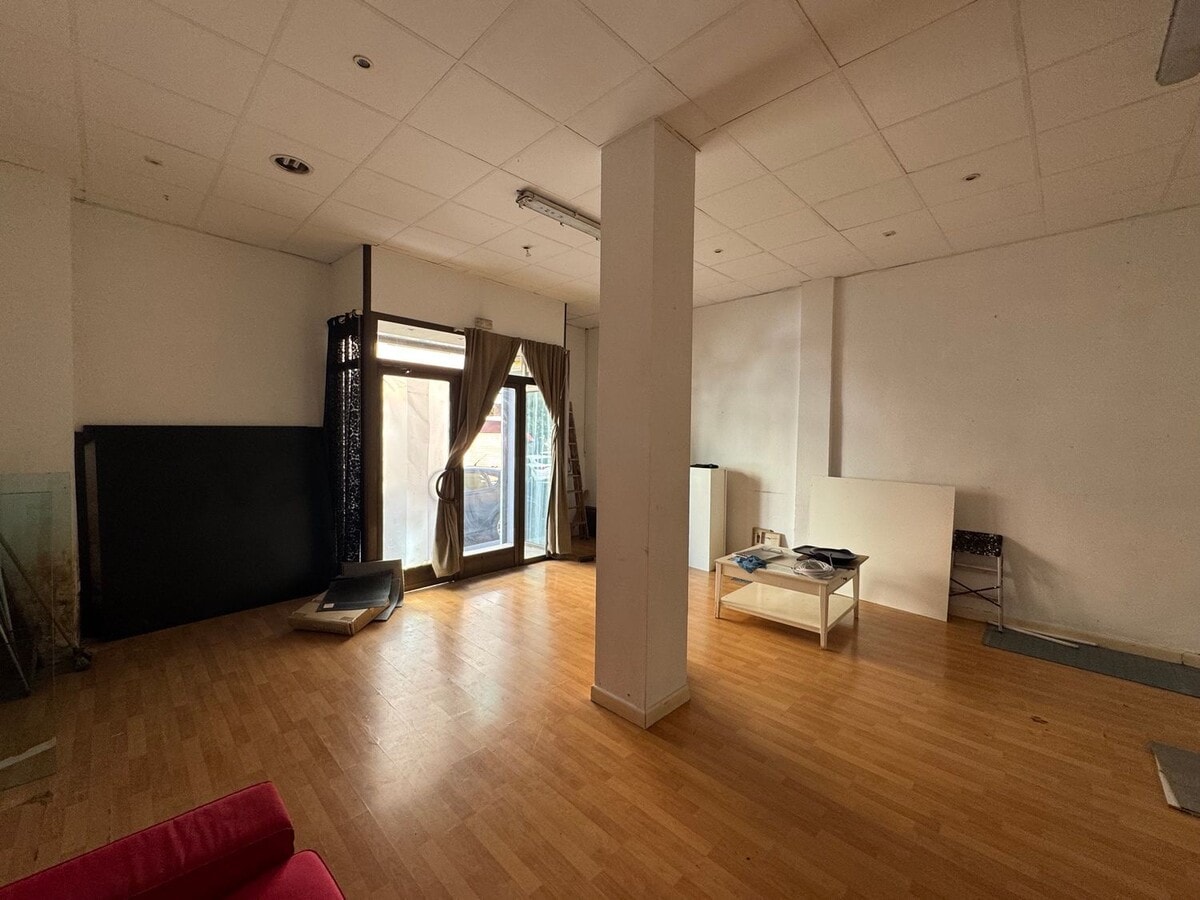 Madrid, MAD 28038 - Unit 1 - - Interior Photo - Image 2 of 9