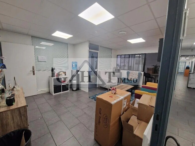 Office in Lognes for sale - Interior Photo - Image 2 of 8