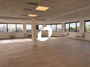 1 Rue De La Croix Des Maheux, Cergy for lease Interior Photo- Image 1 of 12