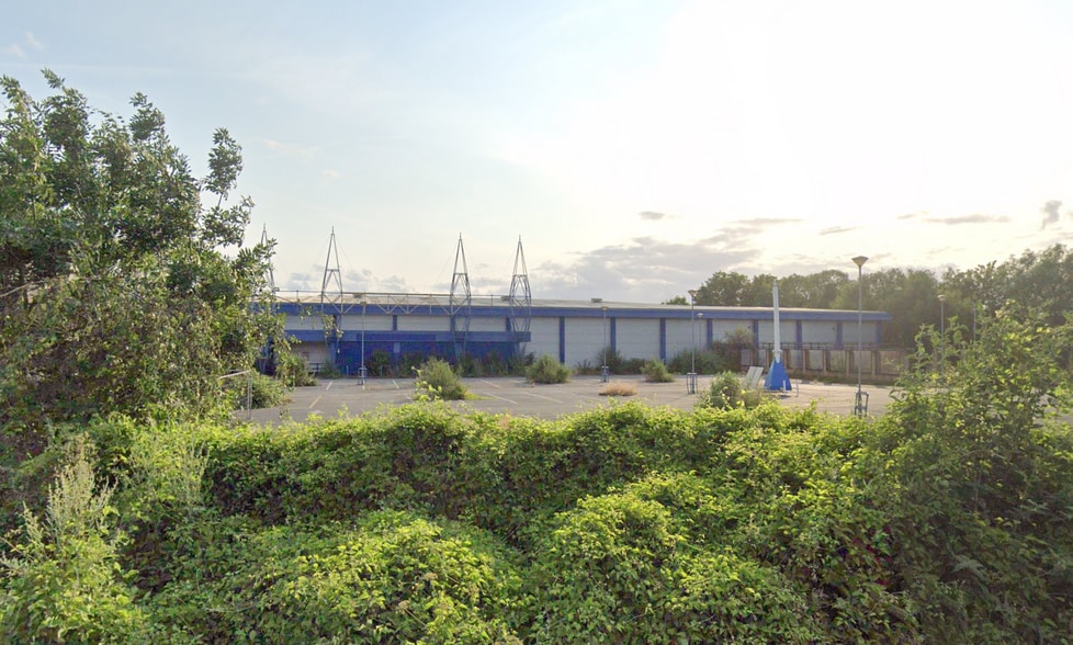 217 High St, West Drayton for sale - Primary Photo - Image 1 of 1