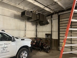 2316 W Everett St, Appleton, WI for lease Interior Photo- Image 2 of 7