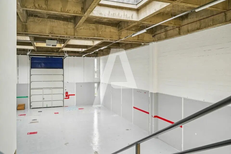 Location Local d'activités 1 277 m² - Photo 1