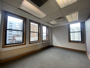 500 N Dearborn St, Chicago, IL for lease Interior Photo- Image 2 of 10