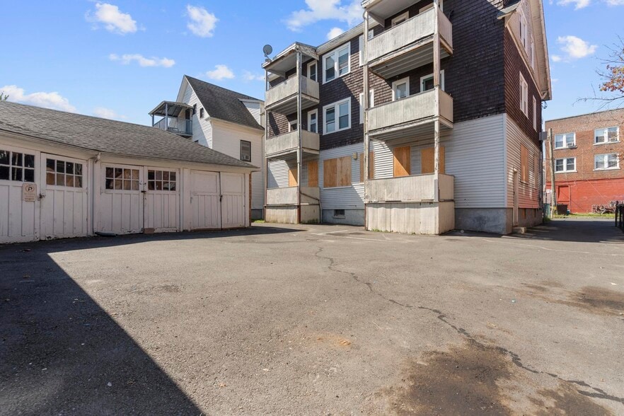 102 Rowe Ave, Hartford, CT for sale - Building Photo - Image 3 of 38
