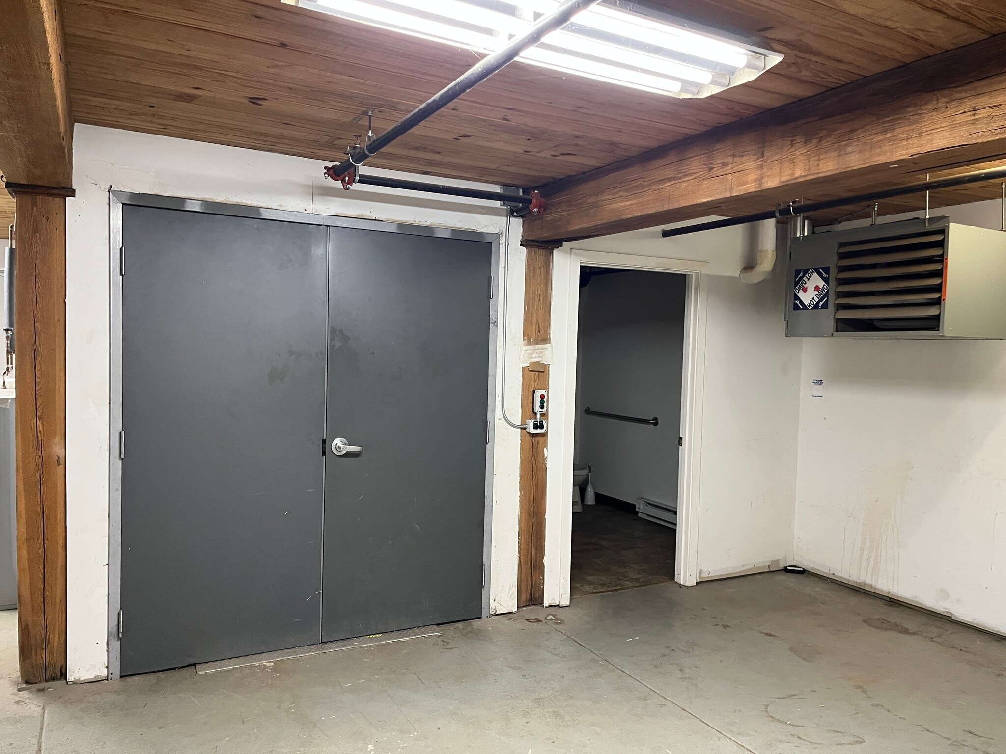 2 Shaker Rd, Shirley, MA 01464 Phoenix Park Business Center