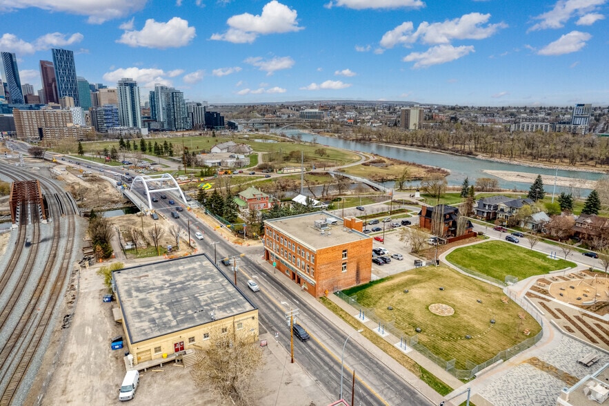 902 9 Ave SE, Calgary, AB for lease - Aerial - Image 3 of 15