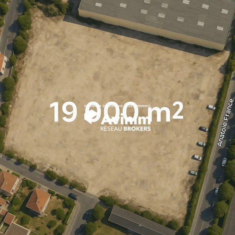 Land in La Courneuve for lease Building Photo- Image 1 of 4