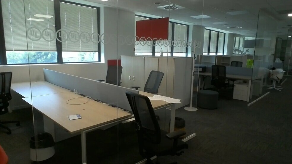 67 Avenue Du Jujubier, La Ciotat for lease - Interior Photo - Image 2 of 7