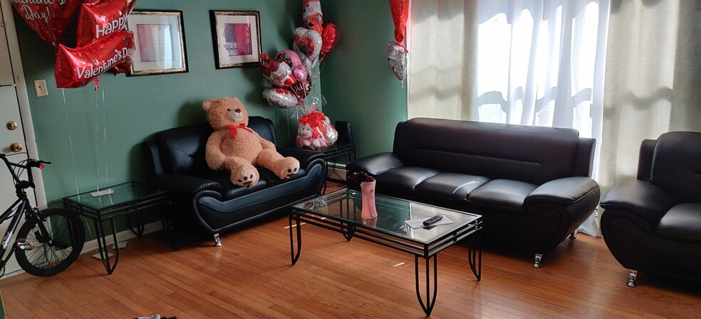 14613 Karlov Ave, Midlothian, IL for sale - Building Photo - Image 3 of 13