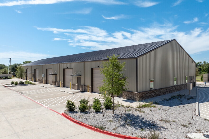 3255 N McDonald St, McKinney, TX for lease - Building Photo - Image 2 of 3