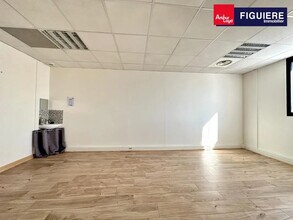 190 Rue Marcelle Isoard, Aix-en-Provence for lease Building Photo- Image 1 of 2