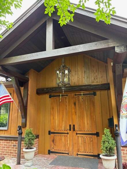 1134 Washington St E, Lewisburg, WV for sale - Building Photo - Image 2 of 14