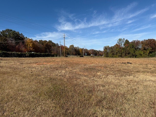 2921 220 Hwy, Madison, NC for sale - Building Photo - Image 3 of 7
