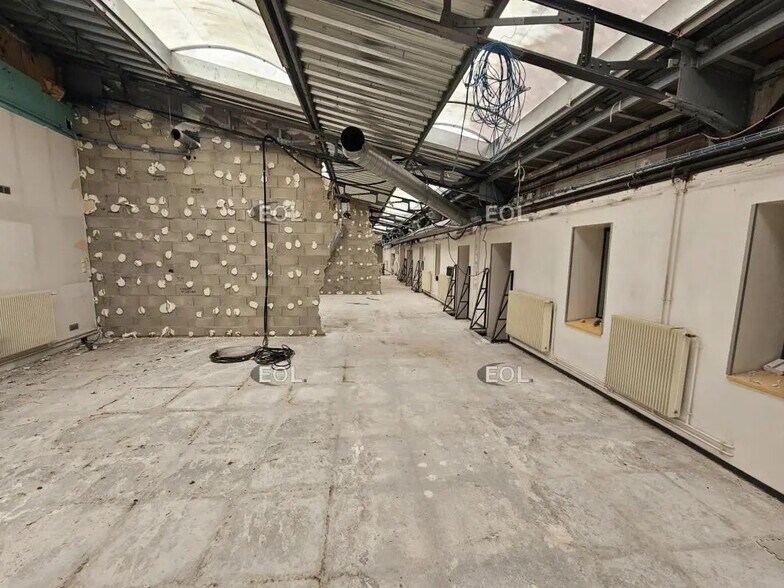 Flex in Cachan for lease - Interior Photo - Image 3 of 9