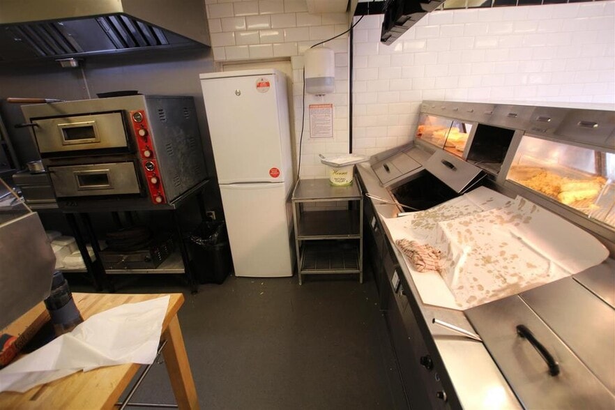 327 Welbeck Rd, Newcastle Upon Tyne for lease - Building Photo - Image 3 of 12