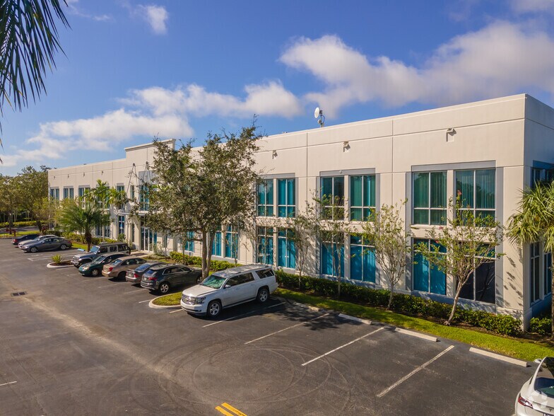 2000 NW 150th Ave, Pembroke Pines, FL for lease - Building Photo - Image 2 of 9