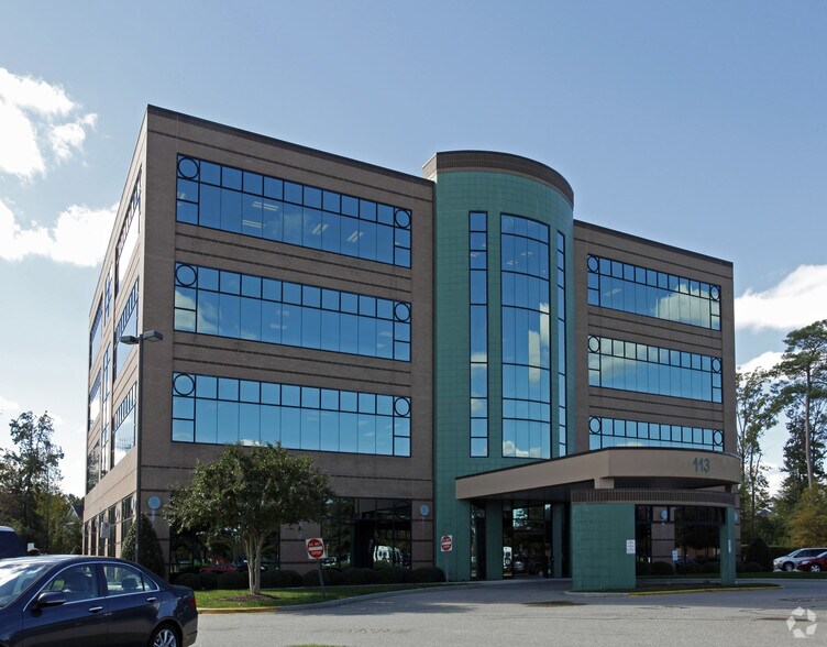 113 Gainsborough Sq, Chesapeake, VA 23320