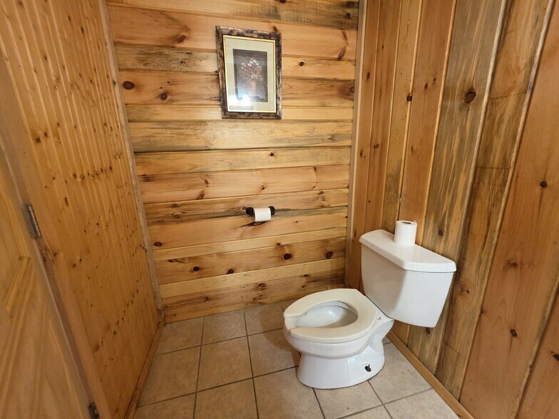 N12757 Rindahl Valley Rd, Osseo, WI for lease - Building Photo - Image 2 of 64