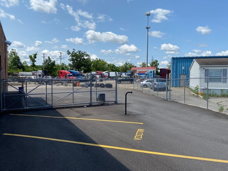 1516 Nicholas Rd, Dayton, OH for lease - Building Photo - Image 3 of 18