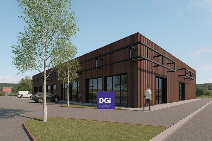 Retail in Langlade for lease - Building Photo - Image 1 of 3