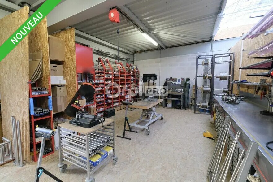 Flex in Les Sorinières for lease - Interior Photo - Image 3 of 5