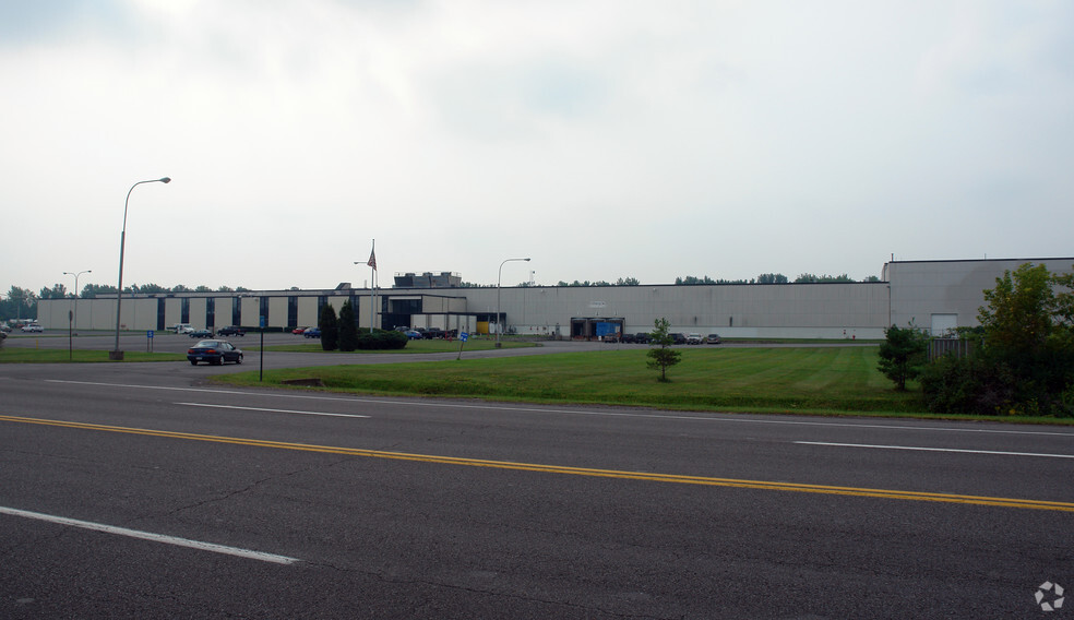 6500 New Venture Gear Dr, East Syracuse, NY for lease - Building Photo - Image 3 of 3