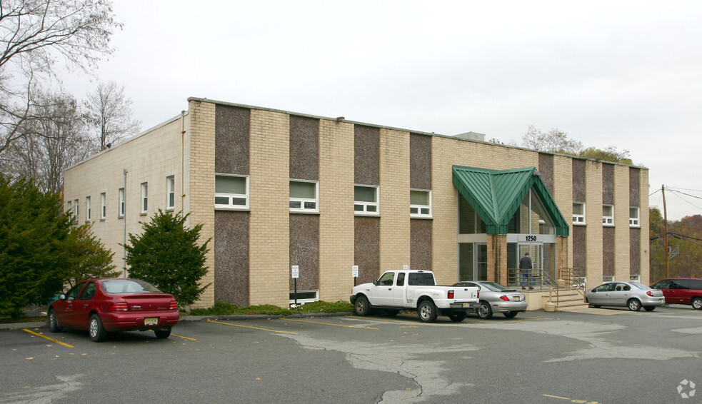 1250 State Route 23, Butler, NJ for lease - Building Photo - Image 2 of 4