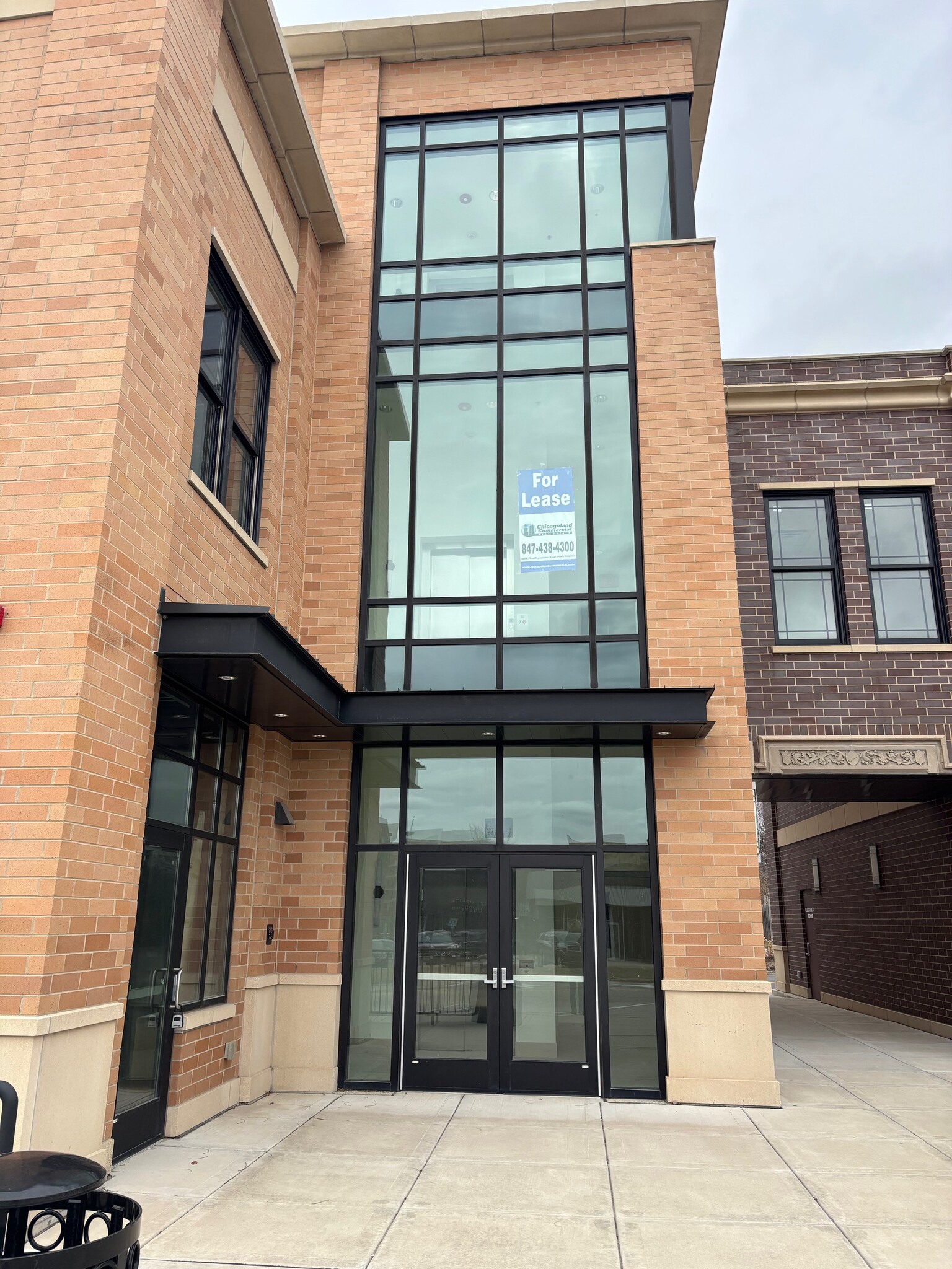440 E Hawley St, Mundelein, IL for lease Interior Photo- Image 1 of 12
