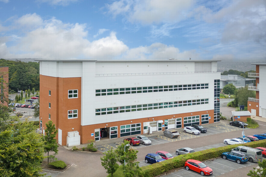 Basingstoke Rd, Keele for lease - Building Photo - Image 2 of 11