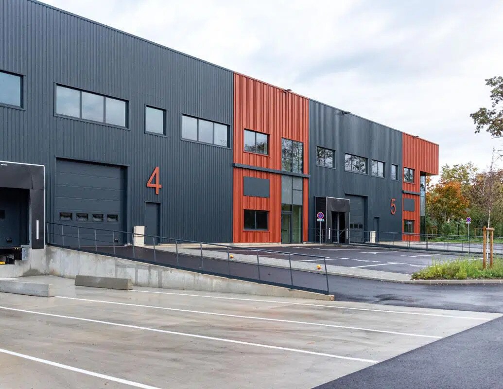 Industrial in SAINT-OUEN-L'AUMONE for lease Building Photo- Image 1 of 11