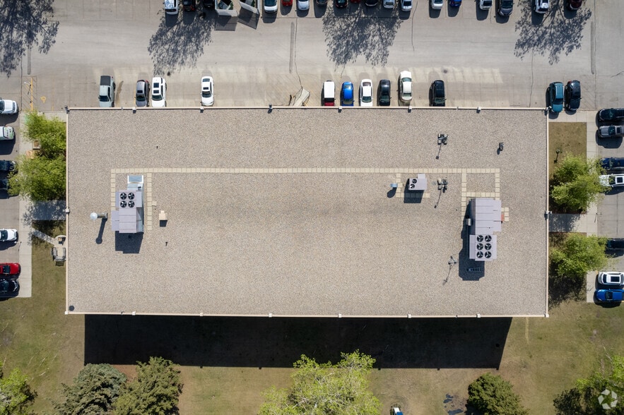 720 28th St NE, Calgary, AB for lease - Aerial - Image 2 of 5