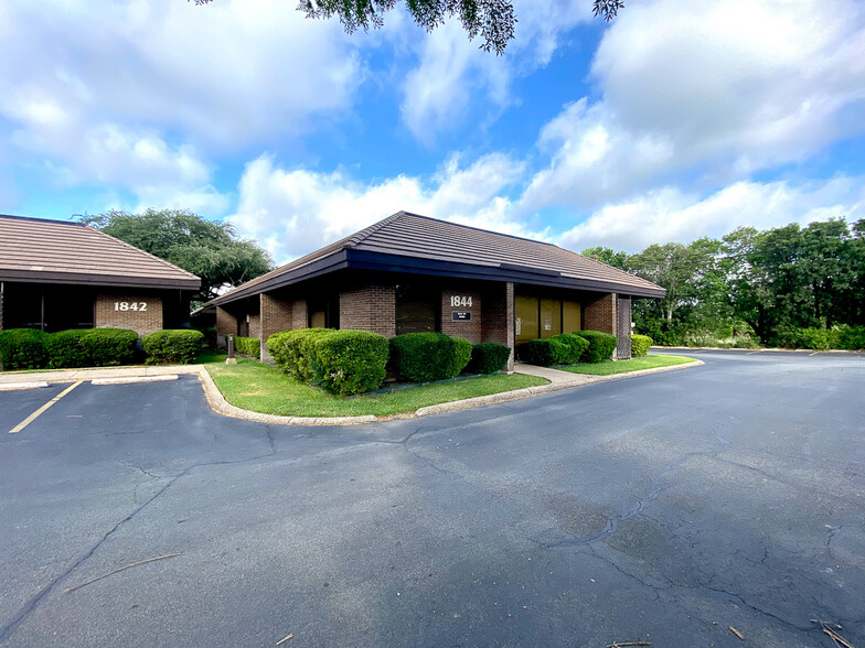 1844 Lockhill Selma Rd, San Antonio, TX for sale - Building Photo - Image 1 of 1