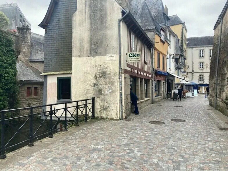 Retail in Quimper for lease - Building Photo - Image 1 of 5