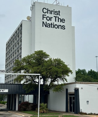 More details for 321 W Kiest Blvd, Dallas, TX - Retail for Sale