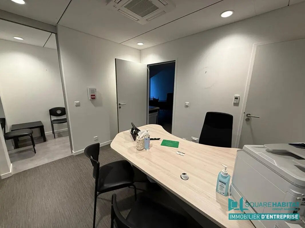 Office in Saint-Cyr-sur-Loire for sale Interior Photo- Image 1 of 6