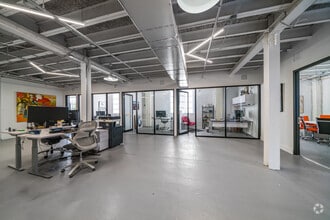 120-124 NW 25th St, Miami, FL for lease Interior Photo- Image 2 of 4