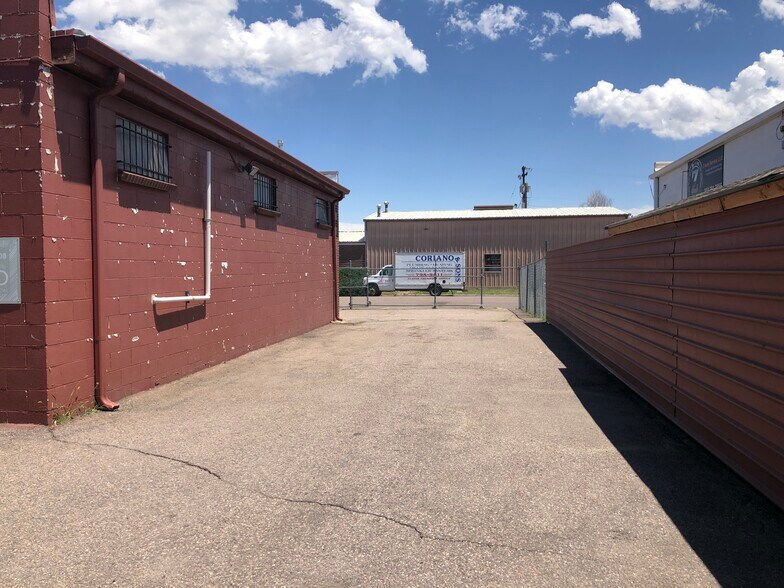 1201 W Lehigh Pl, Englewood, CO for lease - Building Photo - Image 3 of 22