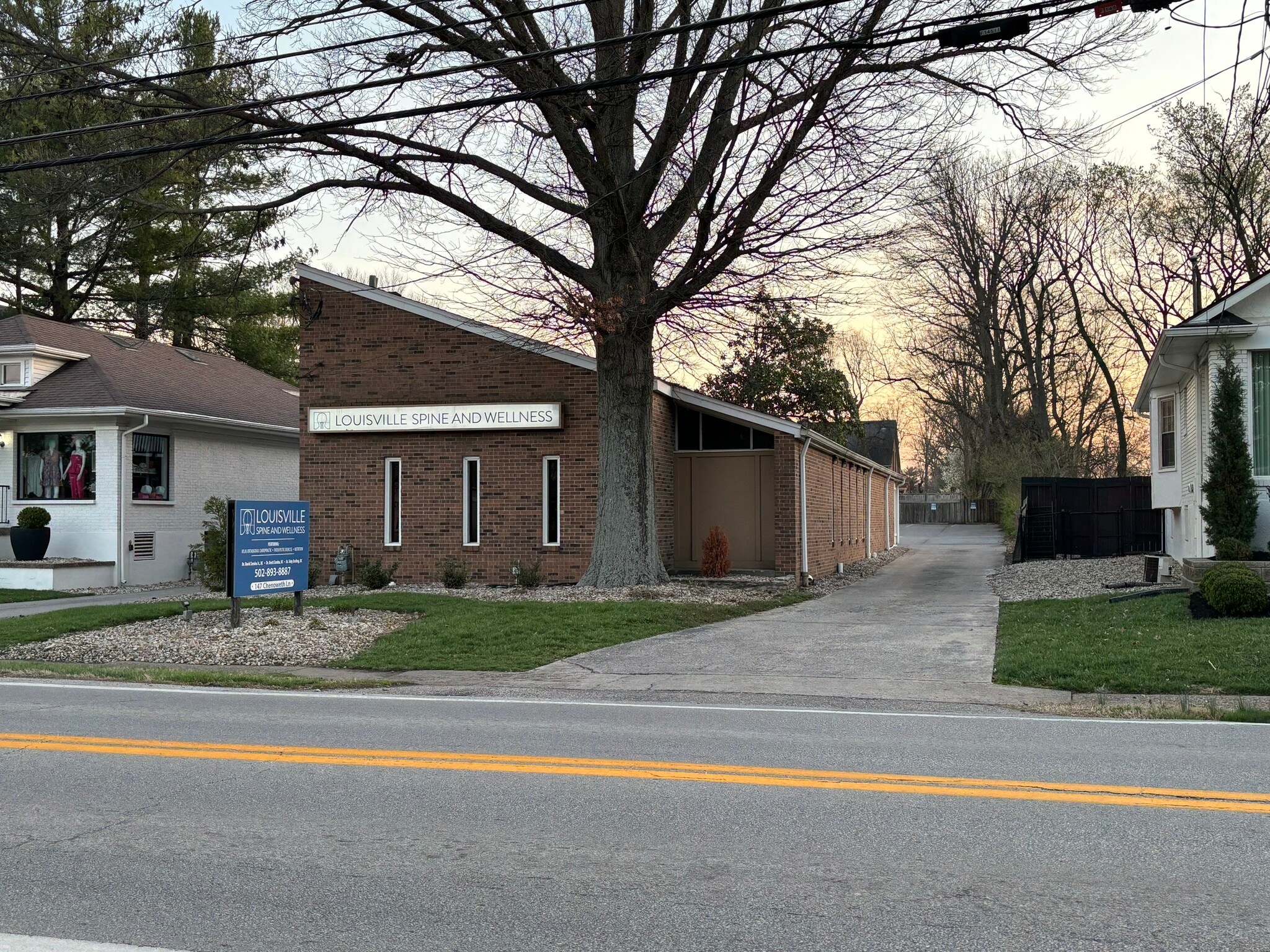 147 Chenoweth Ln, Louisville, KY for lease Building Photo- Image 1 of 16