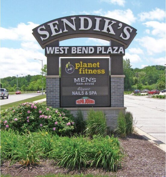 210280 N 18th Ave, West Bend, WI 53095