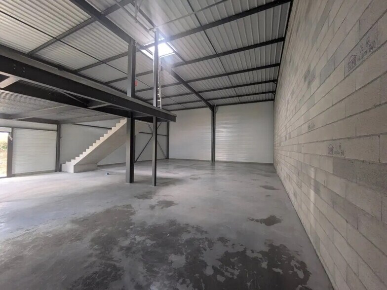 Flex in Chemaudin for lease - Building Photo - Image 2 of 14