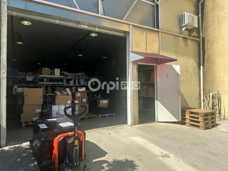 Retail in La Seyne-sur-Mer for lease - Building Photo - Image 2 of 7