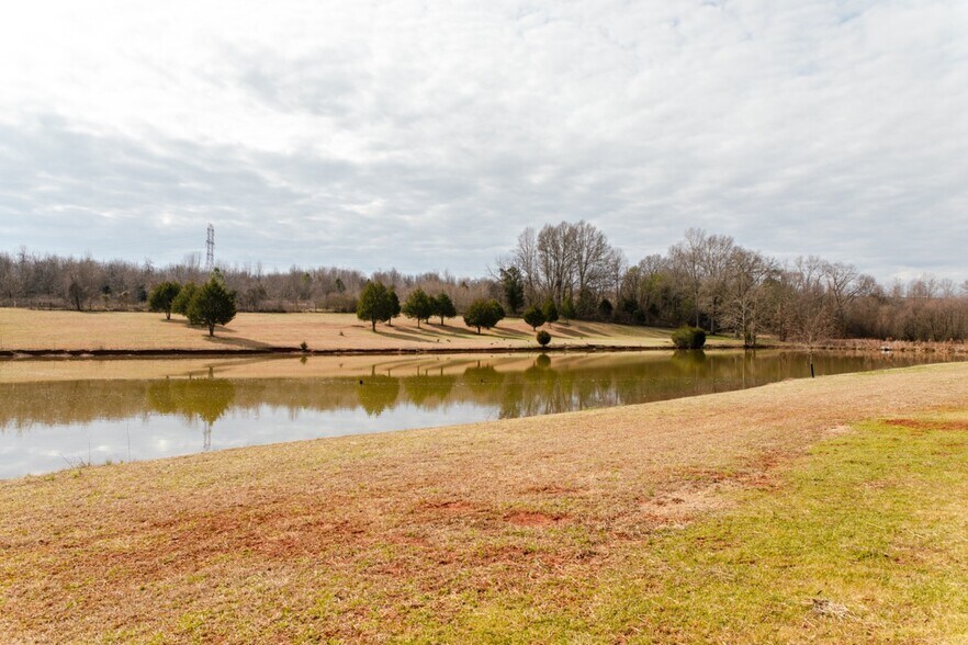 3651 W NC 10 Hwy, Newton, NC 28658