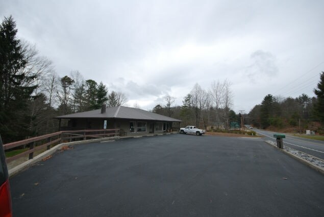 13481 Rosman Hwy, Lake Toxaway, NC for sale Primary Photo- Image 1 of 1