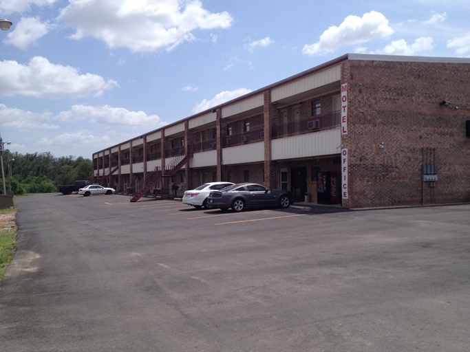 700 E 37th St, Snyder, TX for sale Primary Photo- Image 1 of 1