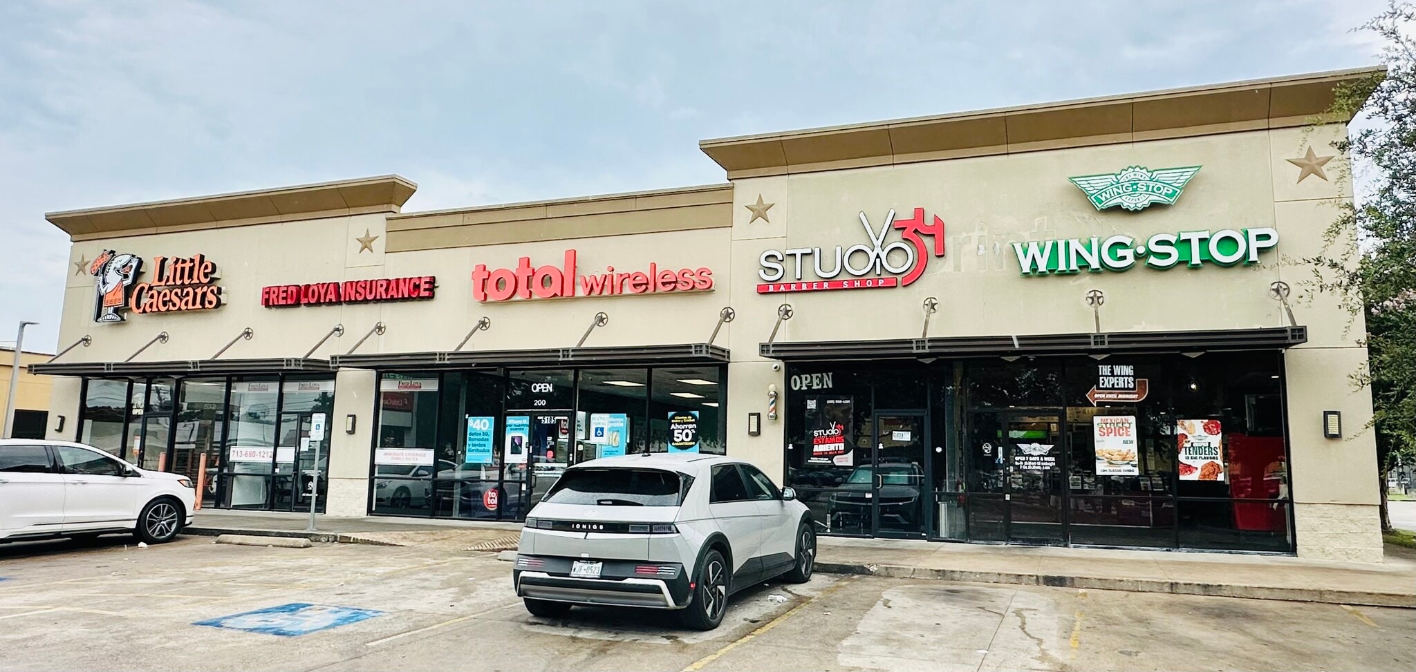 5185-5221 W 34th St, Houston, TX for lease Building Photo- Image 1 of 6