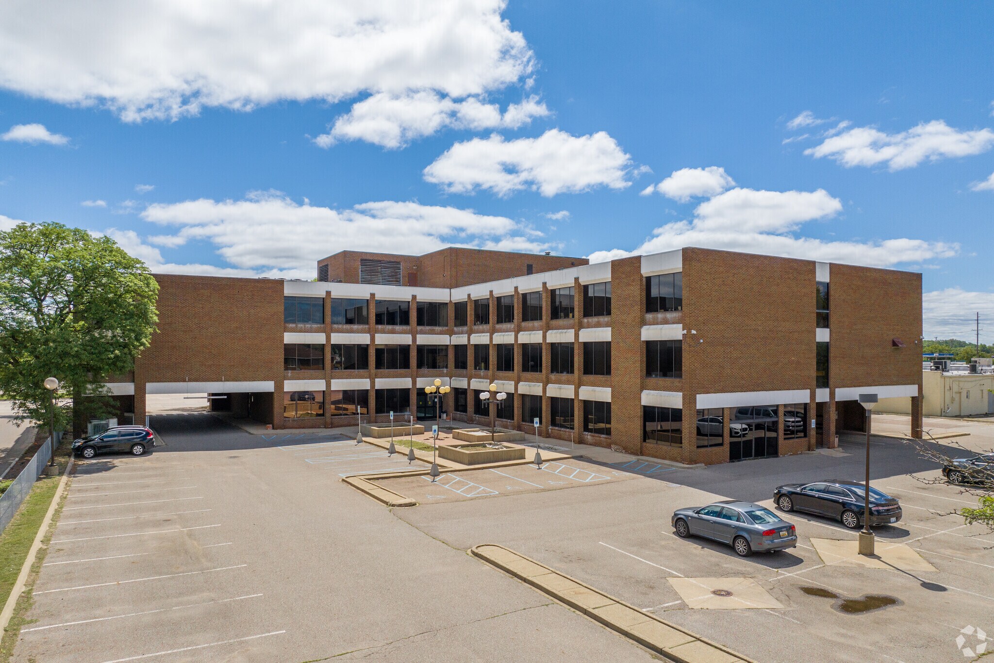 27301 Dequindre Rd, Madison Heights, MI for lease Primary Photo- Image 1 of 42