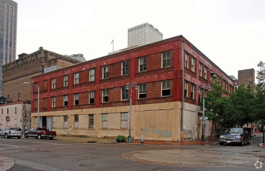 951 Lafayette St, New Orleans, LA for lease - Building Photo - Image 2 of 4