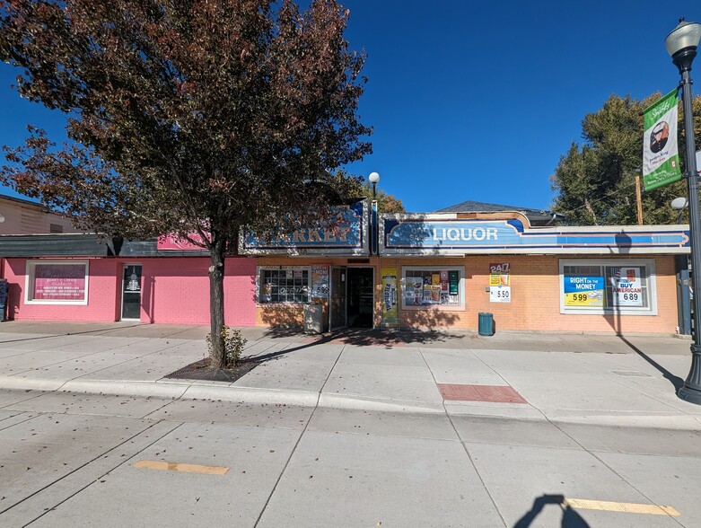 126 Victorian Ave, Sparks, NV for sale - Primary Photo - Image 1 of 15