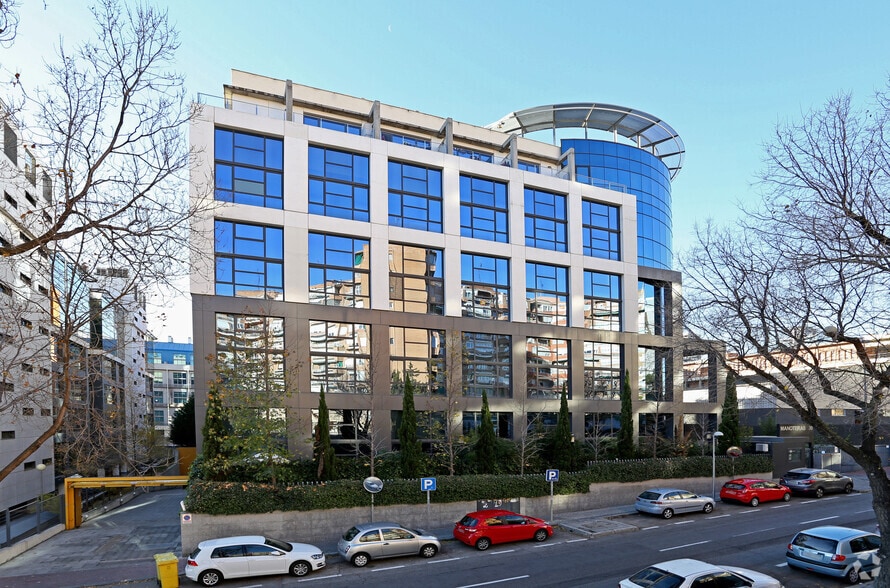 Avenida de Manoteras, 30, Madrid, Madrid for lease - Building Photo - Image 3 of 8