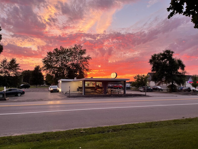 2120 S Milford Rd, Highland, MI for sale - Building Photo - Image 2 of 13